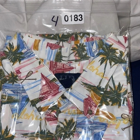 HARBOR Bay Mens button down Hawaiian shirt. 
Size: 2XL - Picture 9 of 9